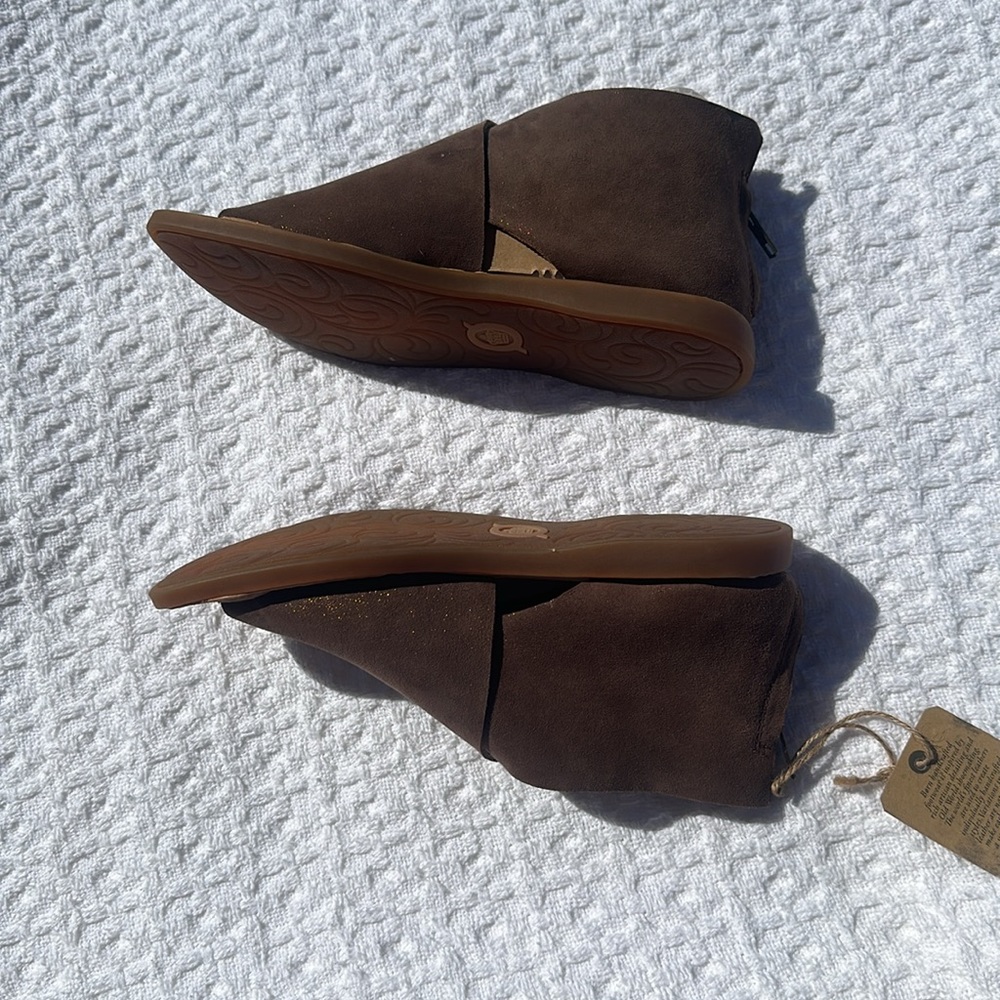 Born wrapped sandal taupe gold shimmer NEW - Picture 3 of 14
